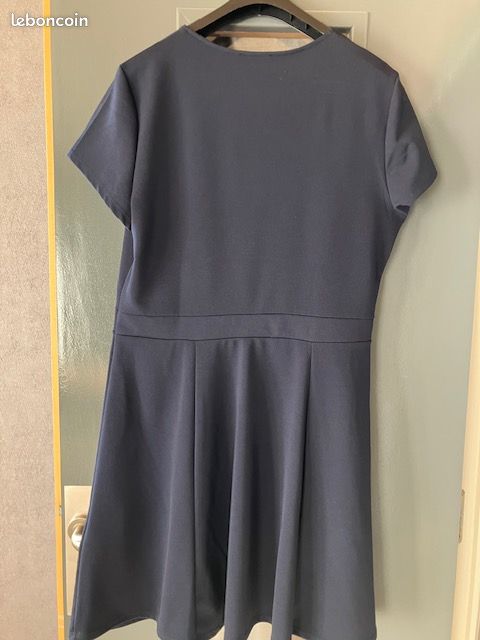 Robe bleu foncé en 46 (image 2)