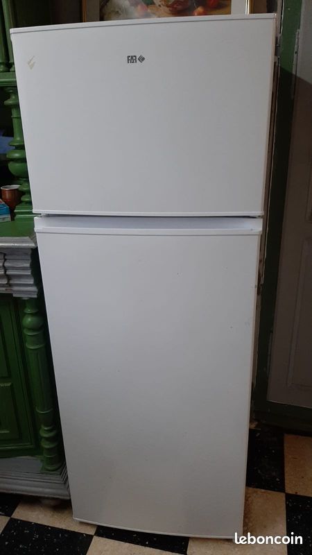 Frigo marque FAR 2 compartiments (image 1)