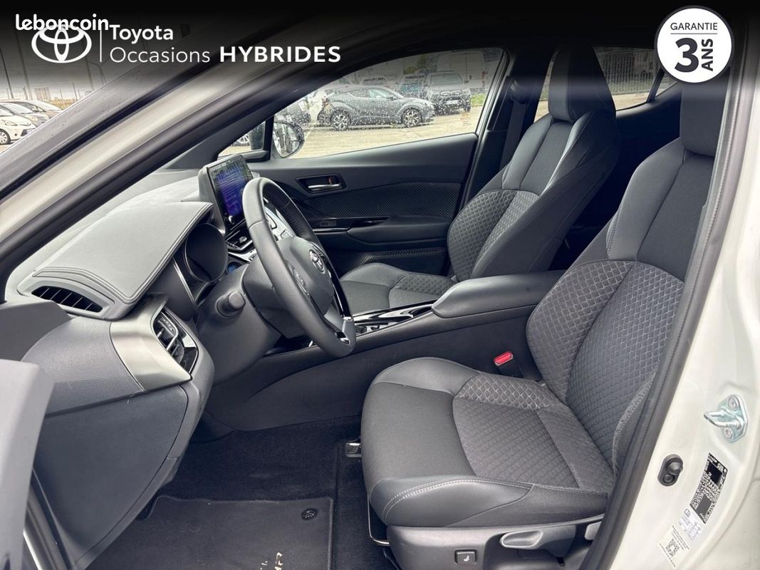 Toyota C-HR 1.8 Hybride 122ch Design Ultimate E-CVT (image 11)