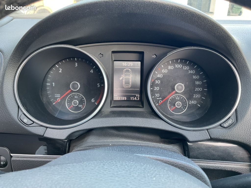 VOLKSWAGEN GOLF 6 CABRIOLET 1.6 TDI 105 Carat (image 14)