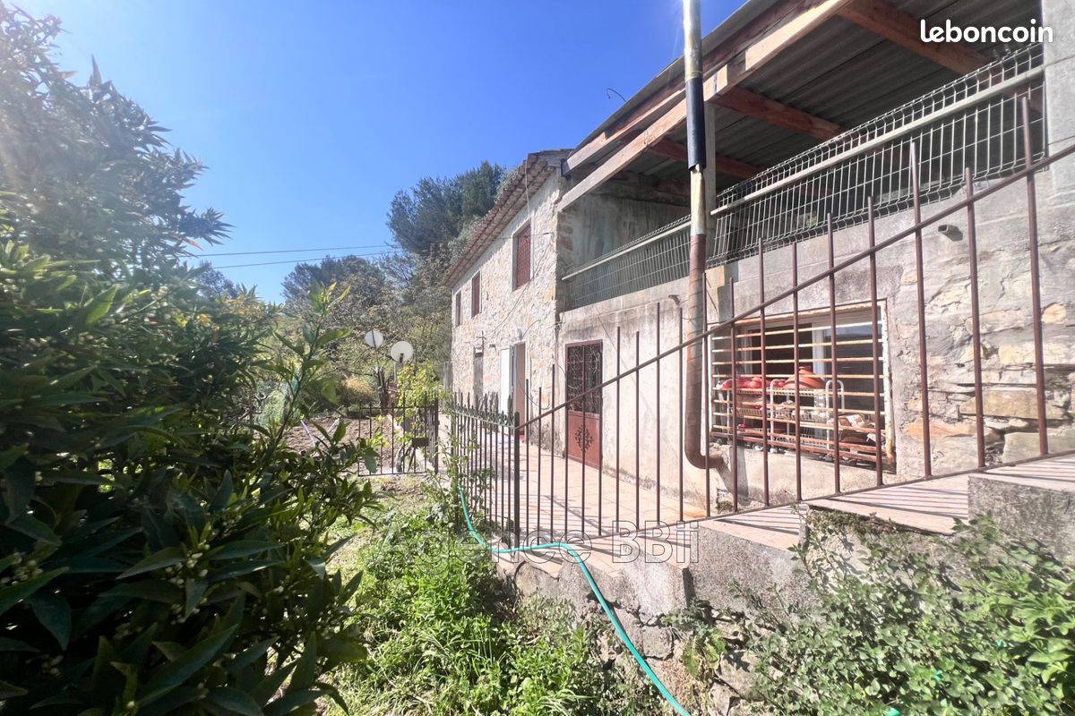 Maison 4 pièces 105 m² · à Cantaron · 105 m² · 299 990 €