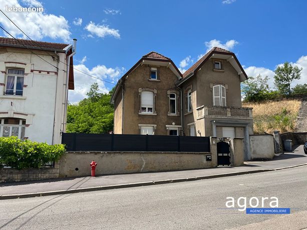 Maison 10 pièces 210 m²
