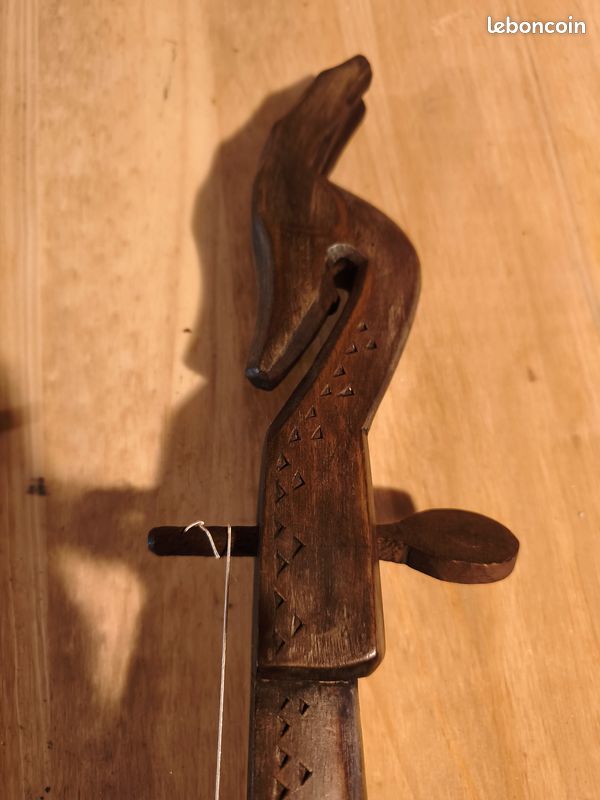 Gusla, instrument a corde (image 4)