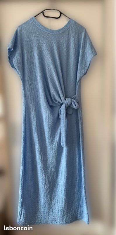 Robe (image 1)