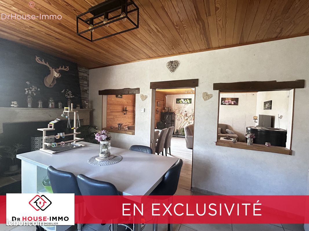 Maison 7 pièces 147 m² · à Aillas · 147 m² · 240 000 €