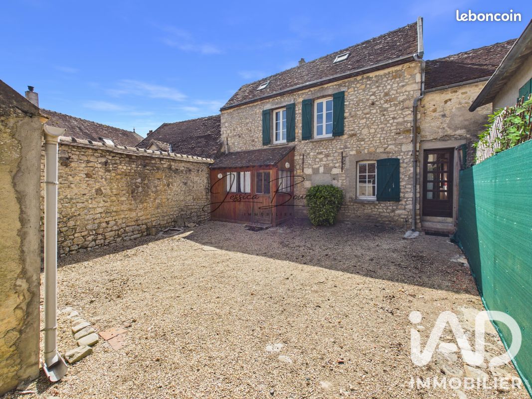 Maison 6 pièces 90 m² · à Lorrez-le-Bocage-Préaux · 90 m² · 139 000 €