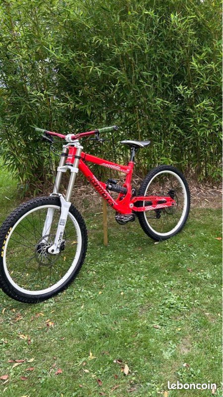 Commencal Supreme Commencal Meta 2010 DH Supreme Commencal 2010 Vélos