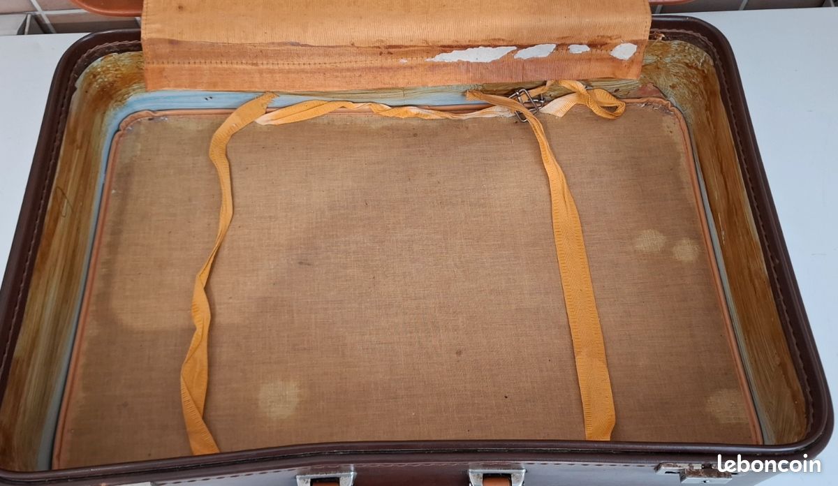 Valise année 50 (image 9)