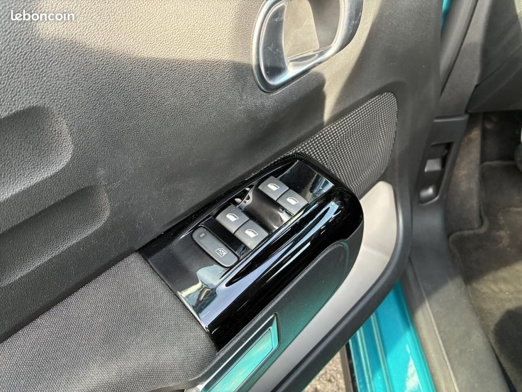 Citroën C3 1.5 BLUEHDI 100 CV SHINE CARPLAY (image 11)