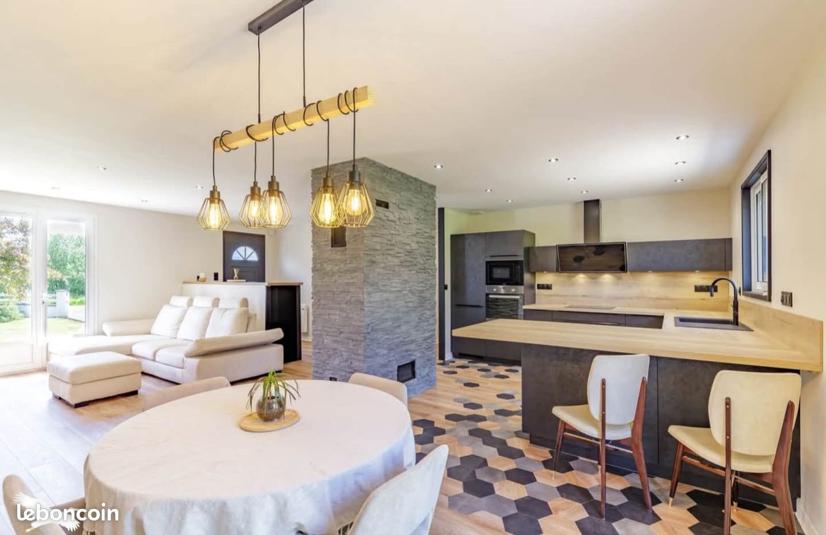 Maison 5 pièces 105 m² · à Fareins · 105 m² · 1 190 €