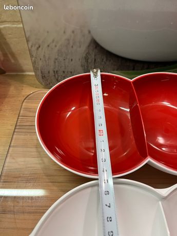 Plat De Service Tupperware 37 Cm Blanc Et Rouge – L’indémodable Pour L’apéro !