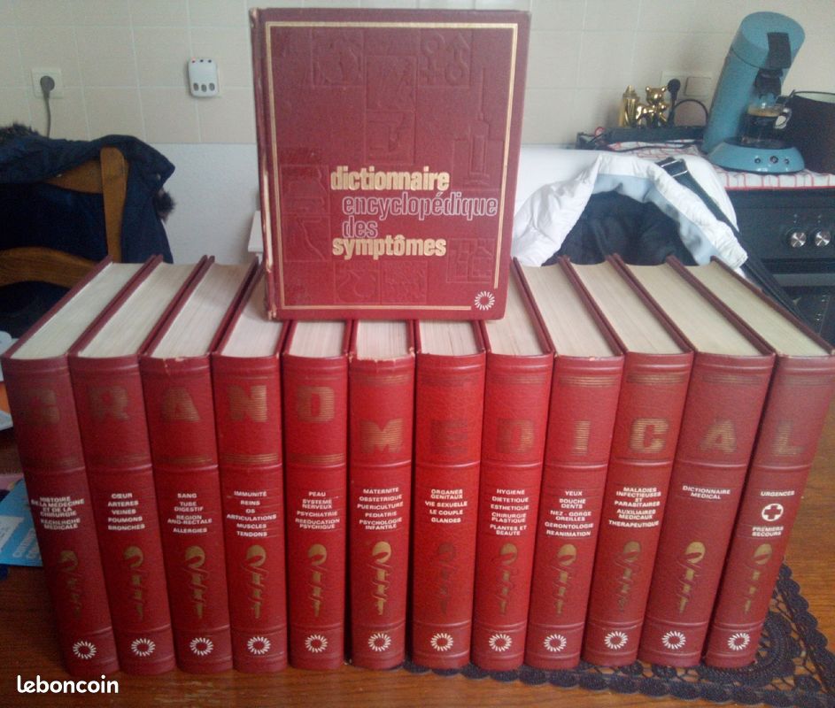 Vente d'1 encyclopédie médicale complète en 12 volumes avec le dictionnaire des symptômes (image 1)