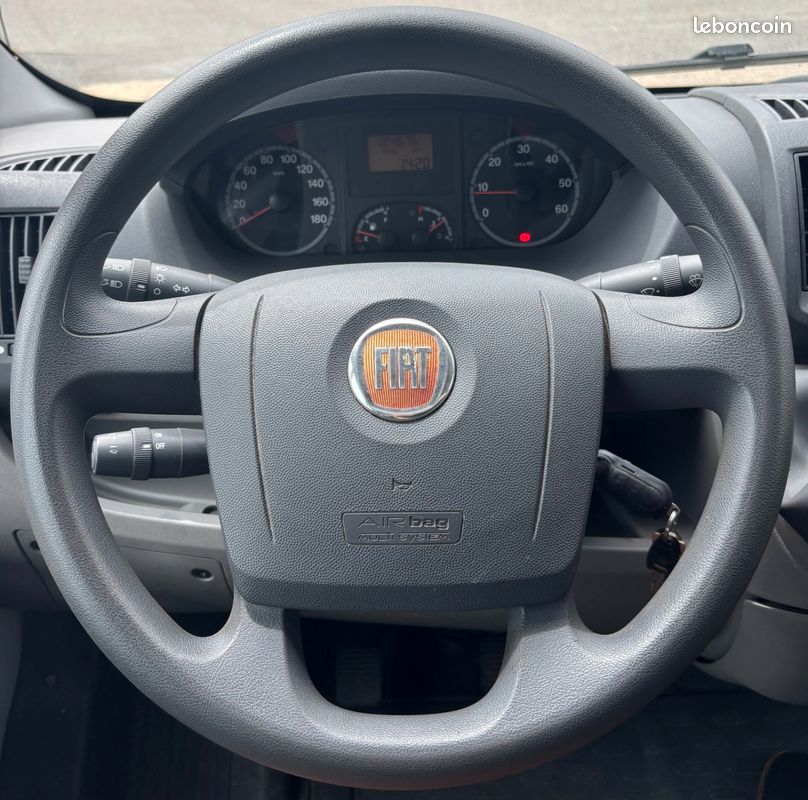 FIAT DUCATO VU Camion de Marché - FOURGON MAXI 2.3 120 XLH2 20m³ - DISTRIBUTION FAIT - STORE & RIDEAU - CLIM (image 4)