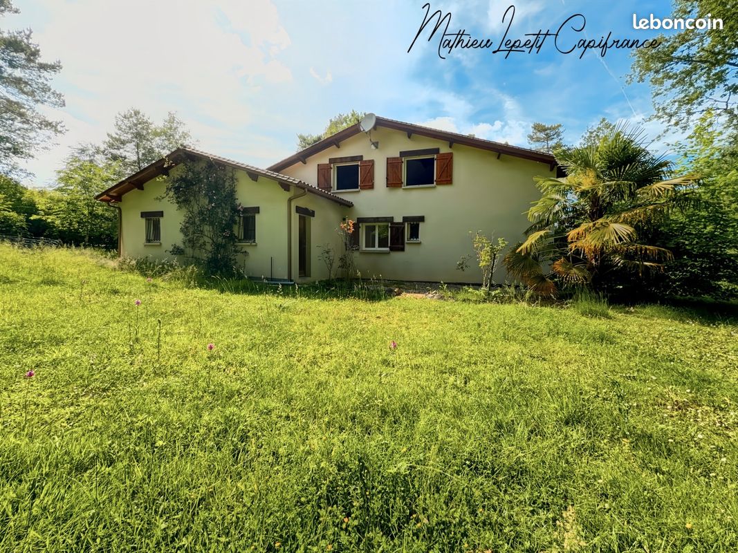 Maison 6 pièces 170 m² · à Bassillac Et Auberoche · 170 m² · 218 000 €