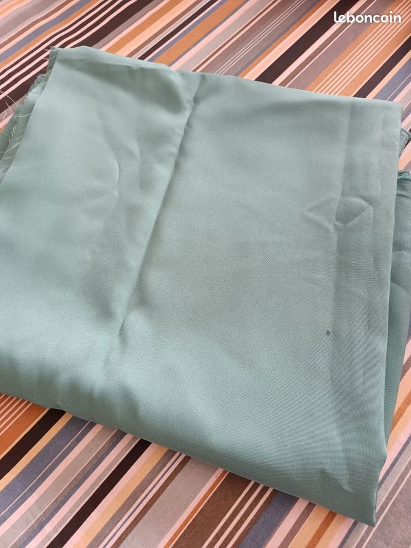 Tissu Doublure Italienne Vert Amande - Vendu Au Mètre - Pour Vêtements Et Accessoires - Coupon Neuf