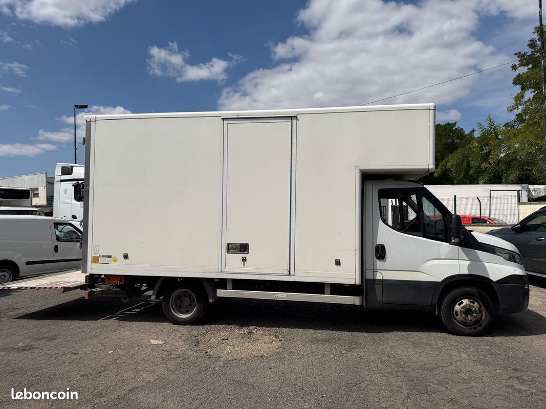 IVECO Daily 35C14 Fourgon Caisse Sèche 20m³ (image 2)
