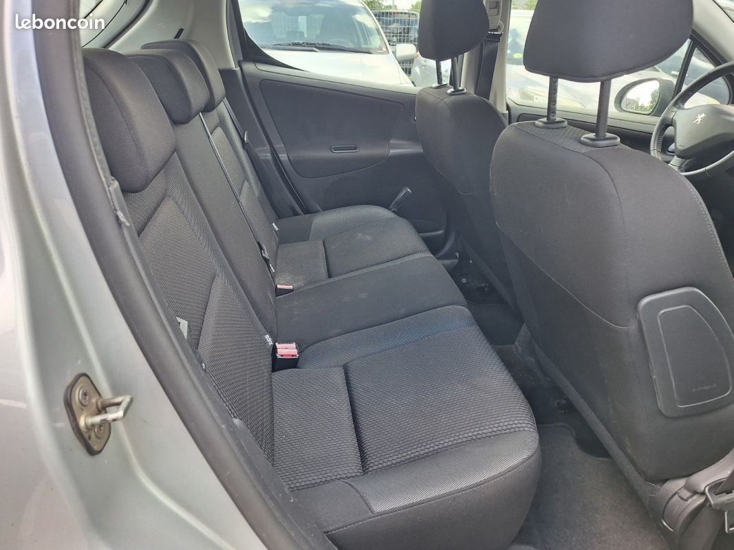 PEUGEOT 207 1.6 HDi 92ch FAP Active (image 6)