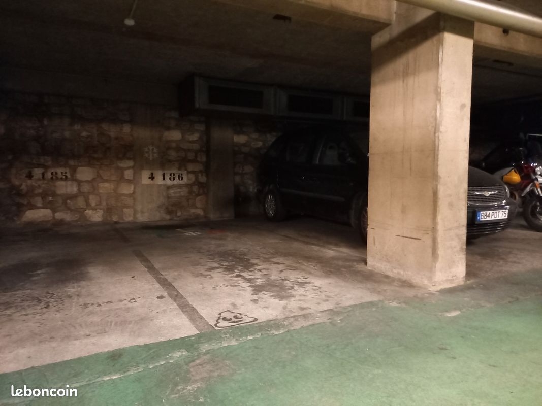 Place parking Montparnasse Paris 15ème · 23 000 €