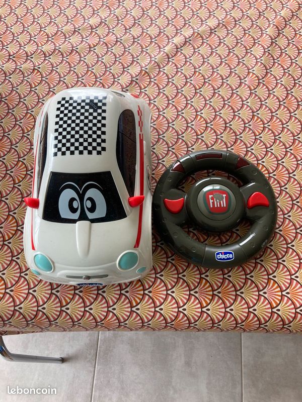 voiture télécommandée chicco