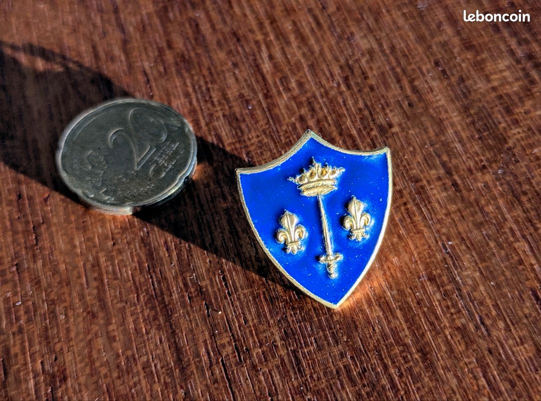 Broche Ancienne émaillée Aux Armoiries Du Jura - Vintage - Occasion