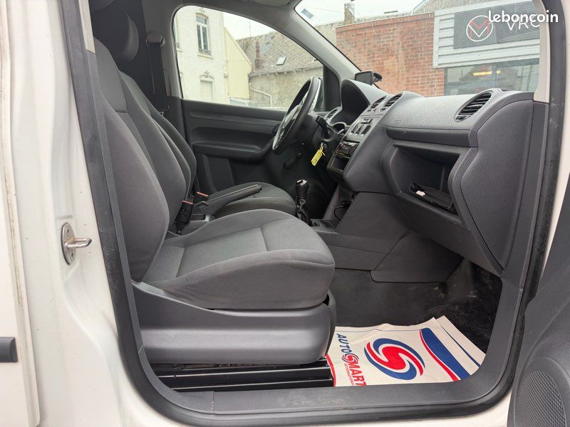 Vw caddy 1.6 l tdi 75 ch utilitaire / attelage / caméra / jantes alu /reprise possible (image 3)