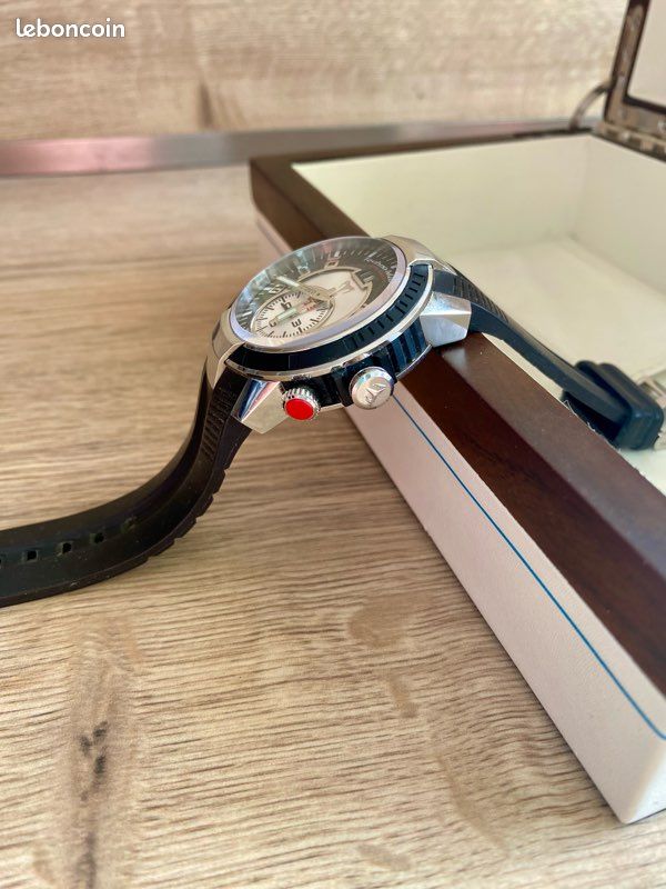 Montre TechnoMarine UF 6 Dual Time (image 4)