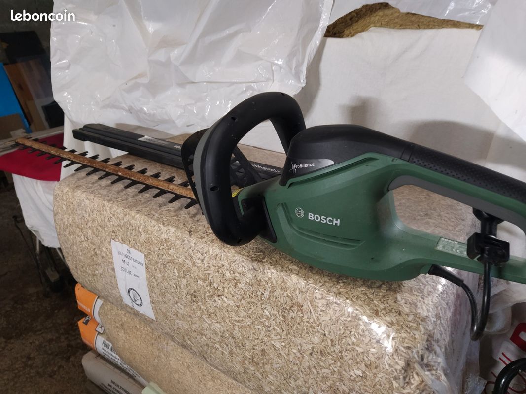 Taille haie Bosch Universal Edgecut 60 (image 1)