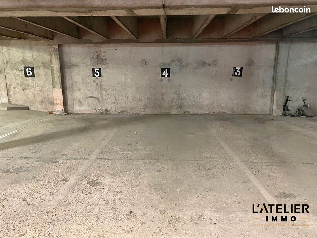 Parking/box REIMS · 75 €/mois