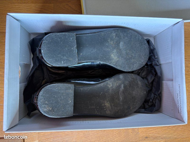 Ballerines Gemo fille vernies à petit talon et bride de cheville