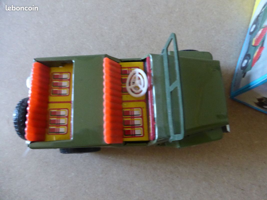 JEEP EN TOLE par Jan Vinot 1950, jouet ancien militaire JRD AD FJ CR JEP CIJ EUR 35,00 - FR