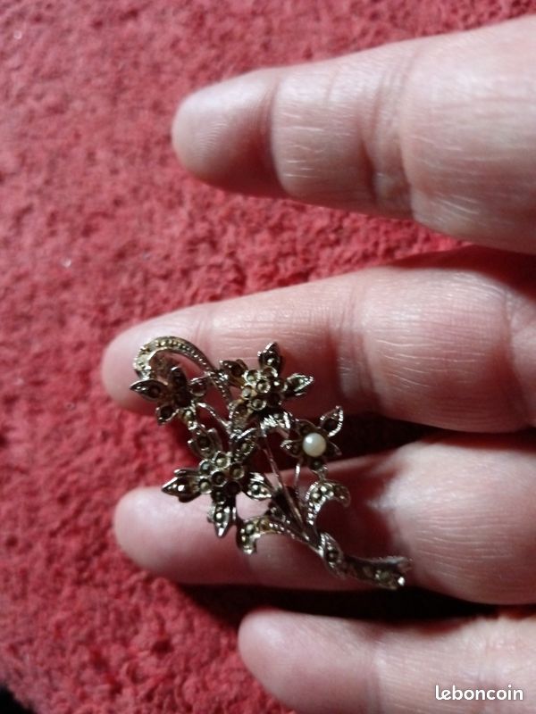 Broche En Métal Argenté MIRACLE - Jolie Pièce Vintage D'occasion, Parfaite Pour Customiser