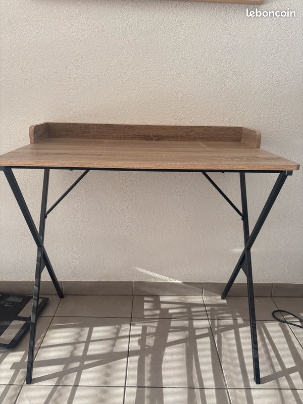 Bureau (image 1)