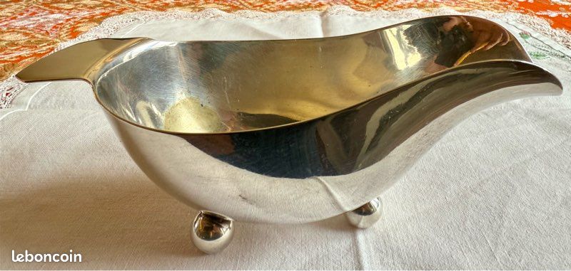 Saucière en métal argenté - France