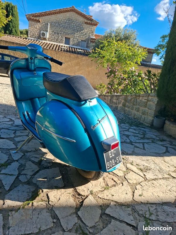 Superbe Vespa 125 restauré (image 1)