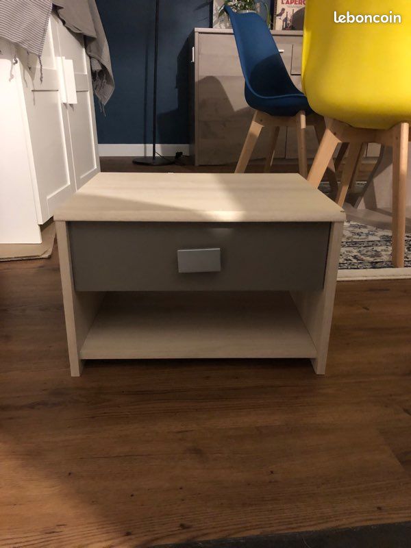 Table de chevet (image 1)