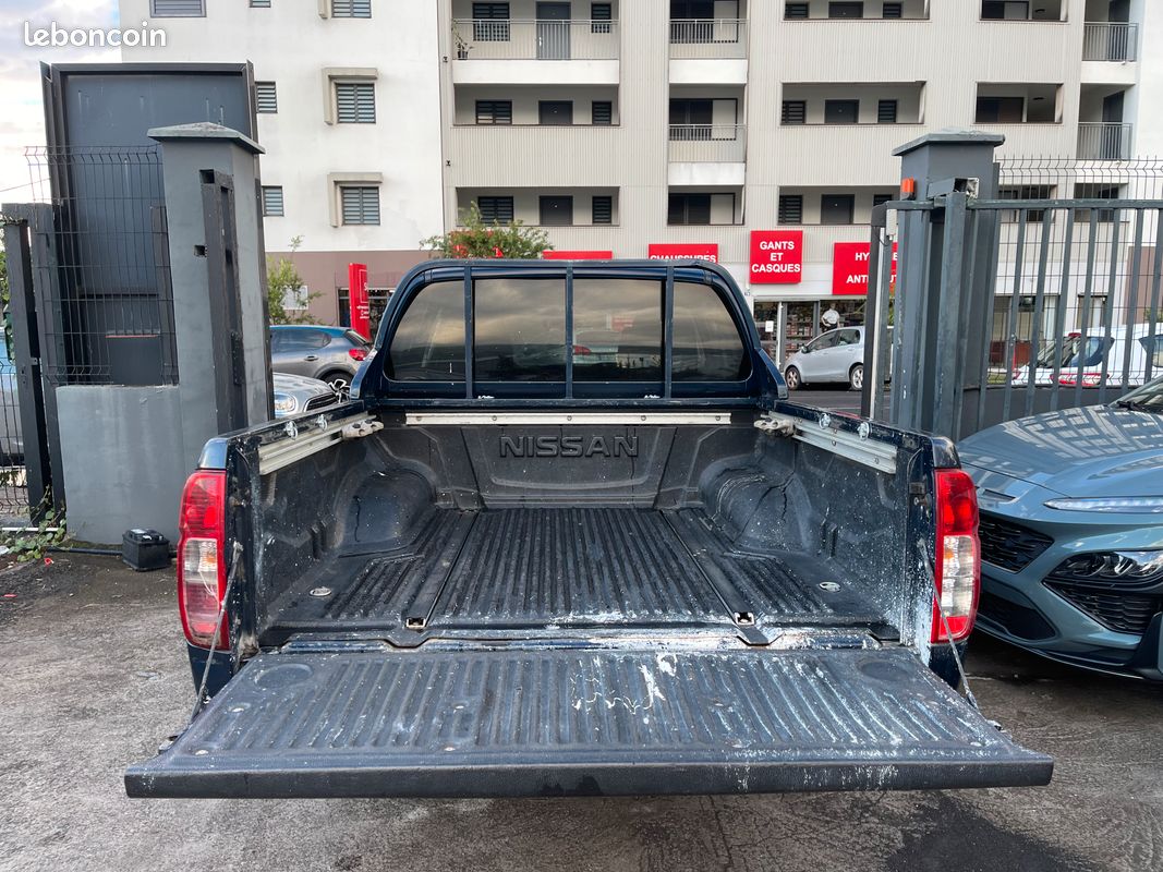 Nissan navara double cabine 2.5 dci 144 cv 4x4 "120 360 km" (image 6)
