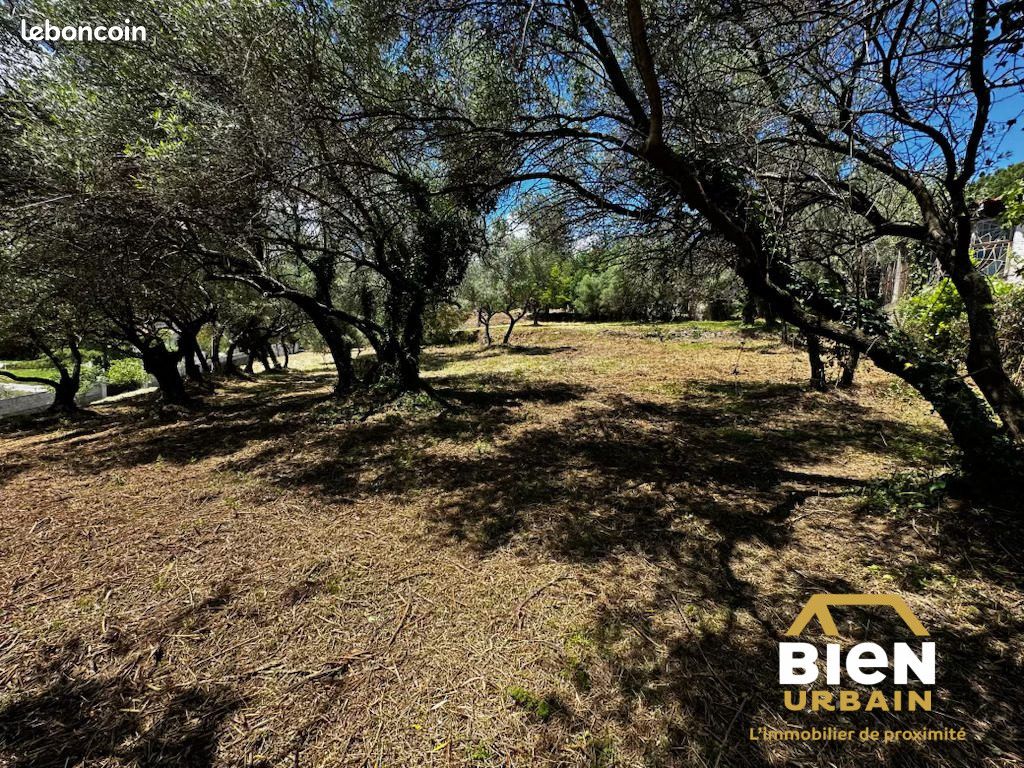 Terrain 2800 m² · à Alès · 2 800 m² · 235 000 €