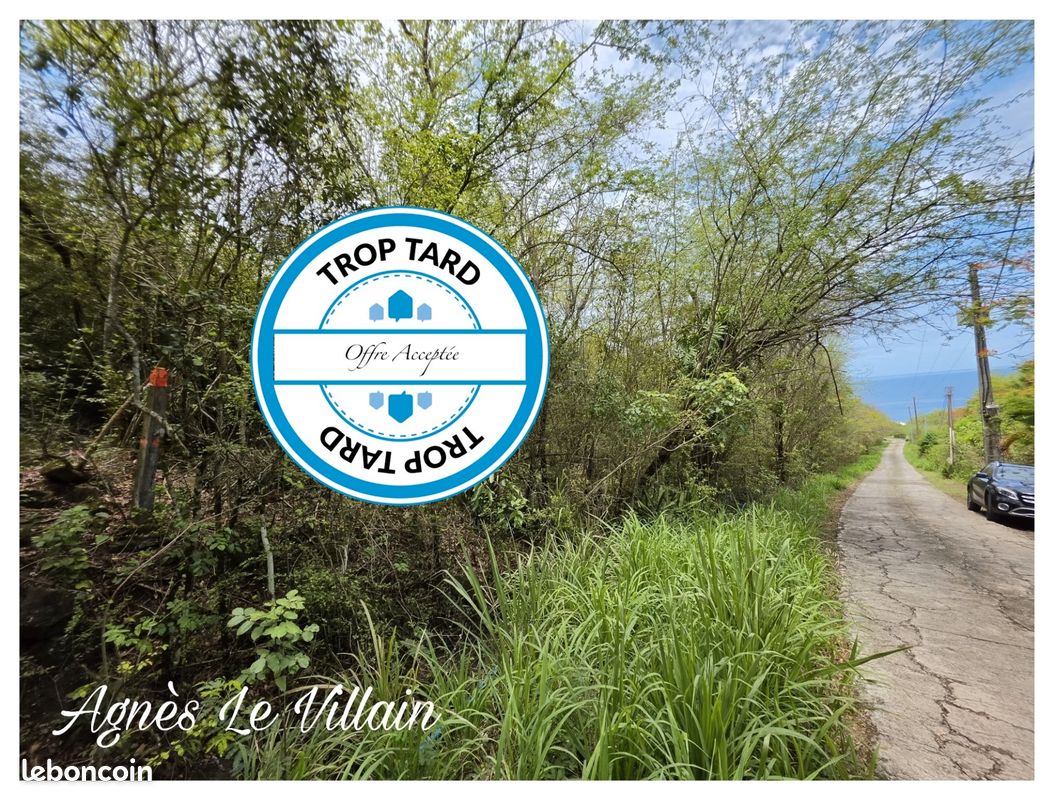 Terrain 2 382 m² Bouillante · 129 000 €