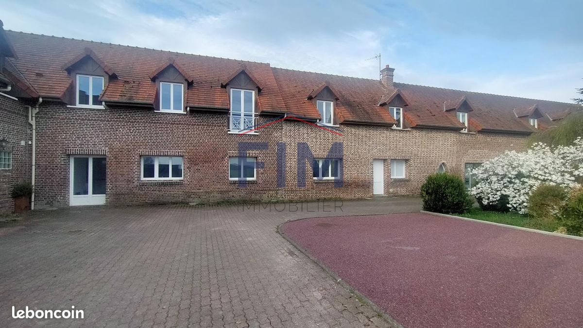 Immeuble 153 m² · à Saint-Pierre-en-Val · 153 m² · 270 000 €