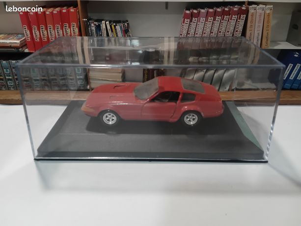 Solido SB 1/18 - Ferrari 365 GTS Rouge