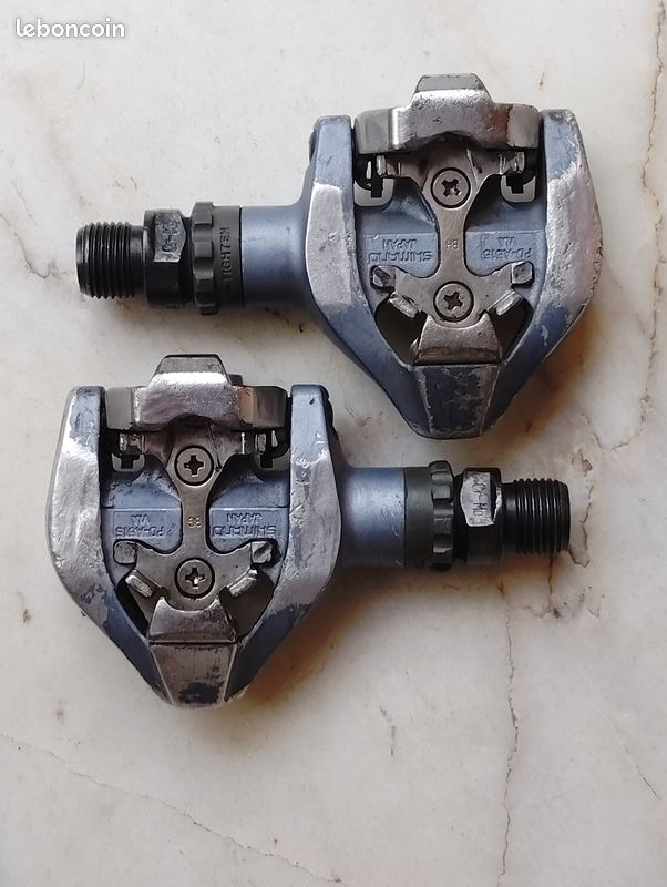 BV Pédales de vélo Shimano SPD 9/16'' avec clips d'orteils (crampons SPD inclus) – Pédale de vélo MTB/Spin/intérieur/exercice/Peloton, noir