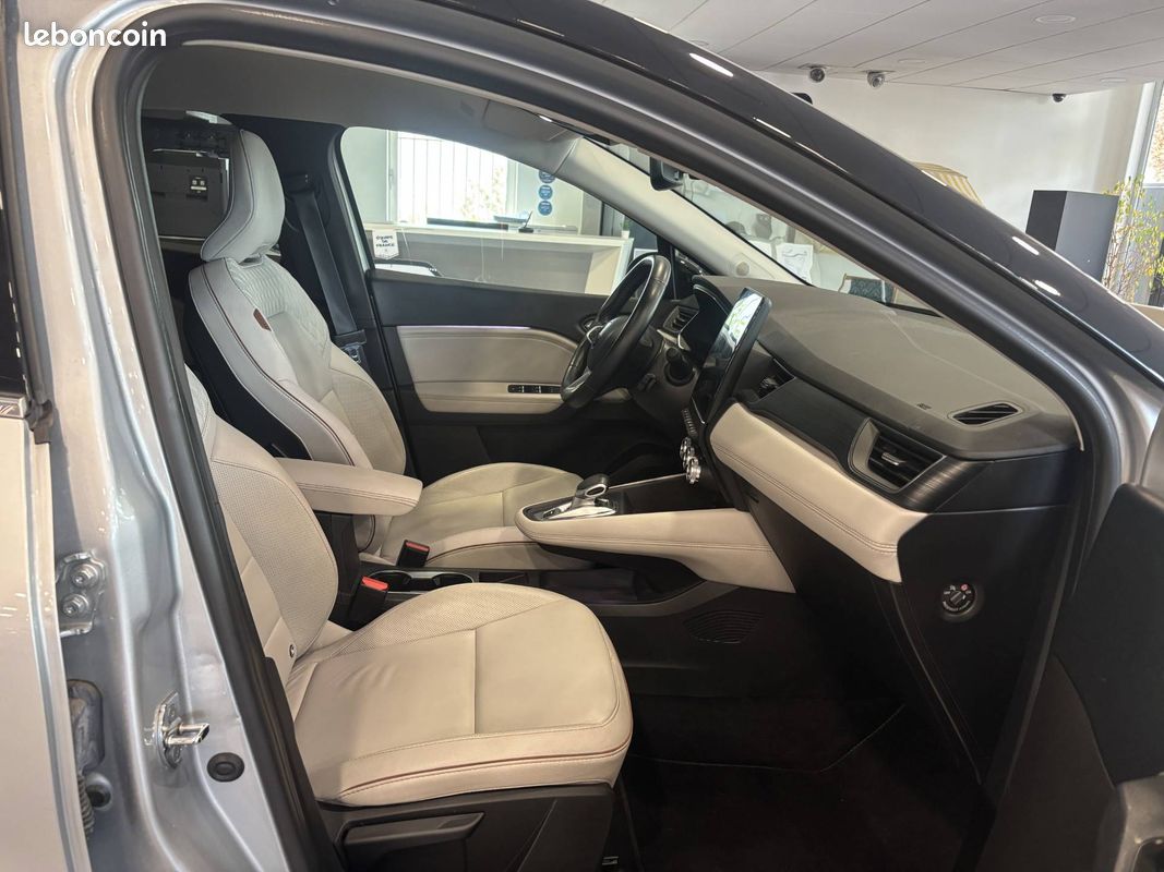 RENAULT Captur E-Tech hybride 145 Equilibre (image 11)