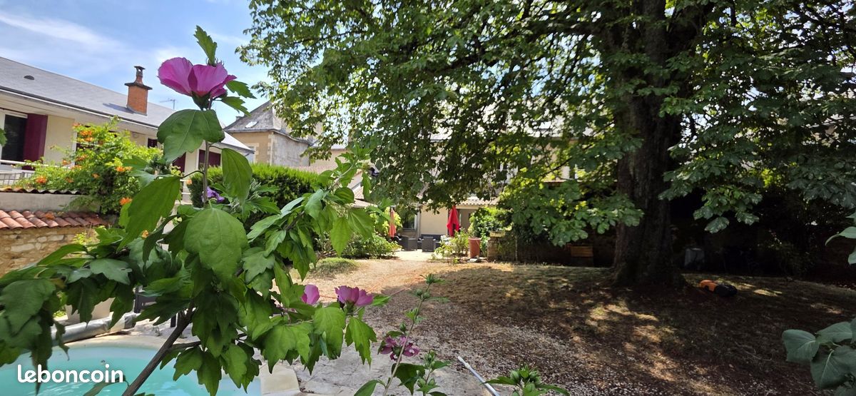 Maison 10 pièces 238 m² · à Poitiers · 238 m² · 485 000 €