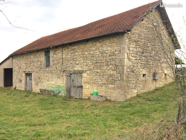 GRANGE de 270 m2 avec terrain
