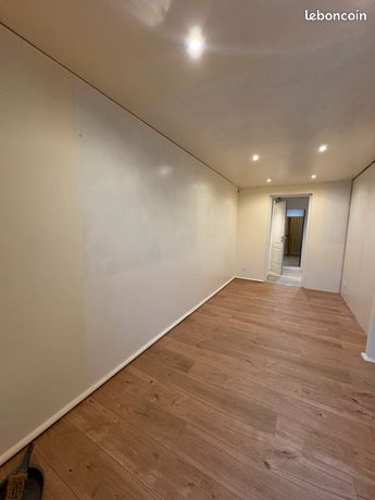 Entrepôts aménagés de 50 m² plus terrasse de 10m² – Idéal pour stockage ou activité professionnelle