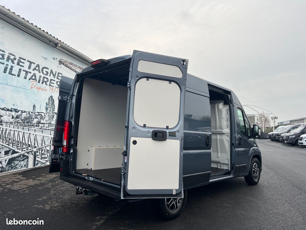 35950 ht Ducato L2H2 180 cv 3.5 Maxi BVA8 Pack Premium Connect + (image 4)