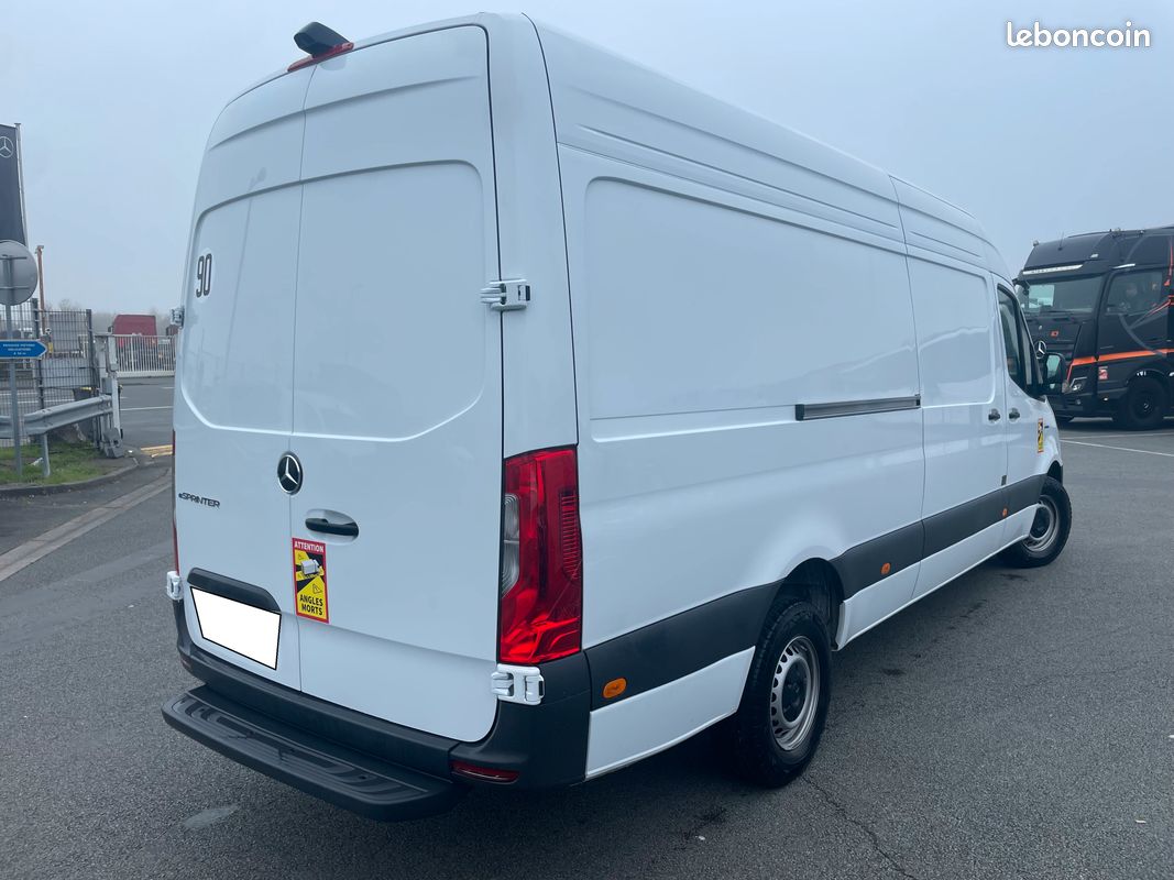 555 Euro(s) HT/Mois MERCEDES ELECTRIQUE E SPRINTER 43S L3H2 55 990 Euro(s) HT (image 2)