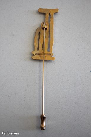 Broche Paris Dorée "Un Jour Ailleurs" - Épingle Pour Chapeau Ou Veste - 9,4 Cm