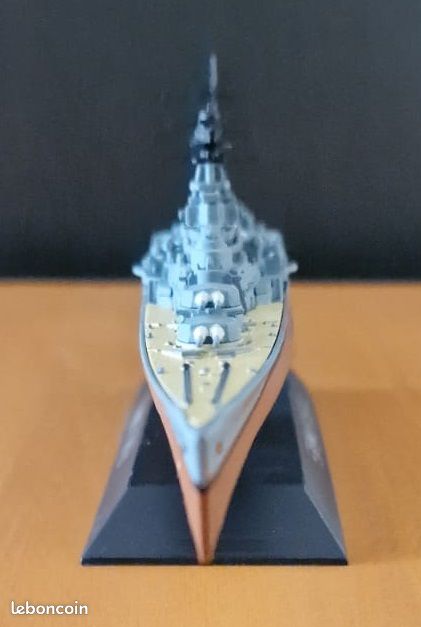 Miniature navire de guerre, croiseur de bataille de la Royal Navy, LE HOOD (image 7)