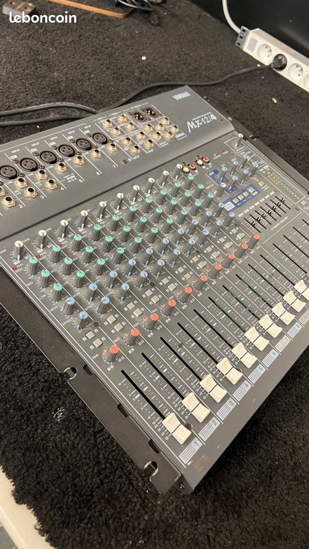 Console mixage Yamaha MG 12 FX (image 2)